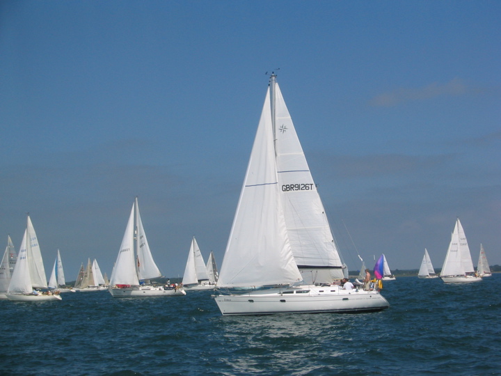 At the Needles... It's getting quite (!) busy.