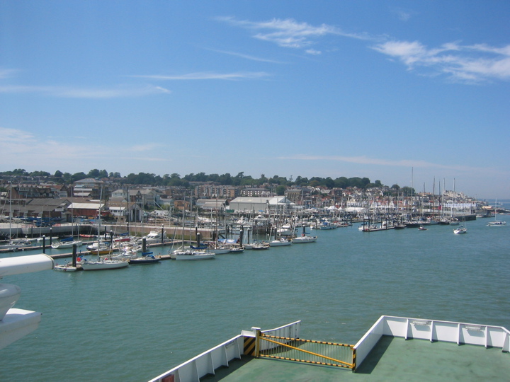 homeward bound.... a great weekend... look how empty the pontoons are now!