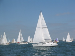 At the Needles... It's getting quite (!) busy.